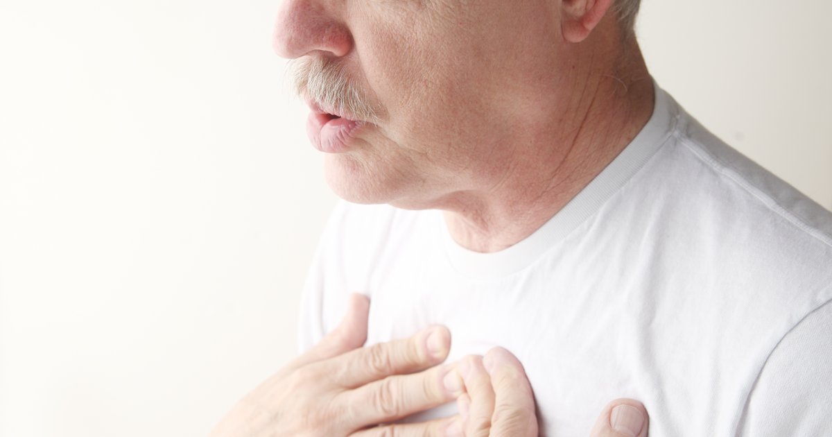 szúró mellkasi fájdalom levegővételkor csípőfájdalom éjszakai kezeléskor