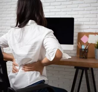 Görnyedt, fáj a háta? Segíthet az ergonómiai tanácsadás