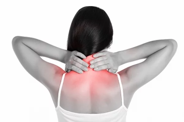 3 jel, amikor komolyan kell venni a nyakfájdalmat