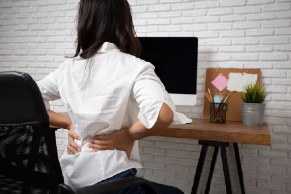 Görnyedt, fáj a háta? Segíthet az ergonómiai tanácsadás
