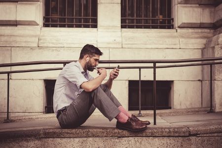 Tech neck - mit lehet tenni a mobilozás okozta nyakfájdalommal?
