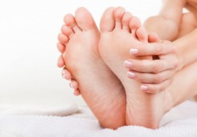 Tudta, hogy a lúdtalpa miatt is fájhat a térde, vagy a dereka?