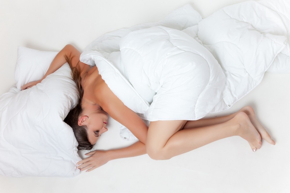 Éjszakai derékfájdalom esetén az alvási pozíció és az orvosi kezelés is segít. 