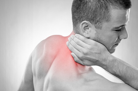 A nyakfájdalom oka lehet gerincbetegség is.